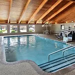 Blossom Hotel & Suites Traverse City