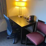 Blossom Hotel & Suites Traverse City