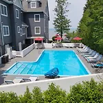 200 North Shore Inn