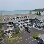 201 North Shore Inn