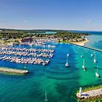 Downtown Traverse City Condo Less Than Half Mi To Beach!