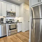 Traverse City Condo Half Mi To Front Street!