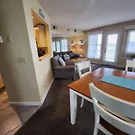 North Shore Inn Tc 209