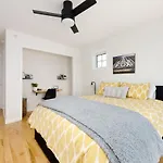 Midtown Modern - Urban Condo Walkable To Bars And Beach