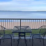 Pinestead Reef Resort