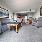 Pinestead Reef Resort
