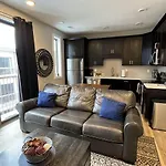 Trendy Downtown Condo-Walk To It All Capri 315
