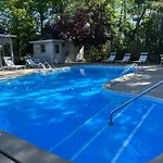 Traverse Bay Inn