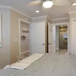 Beachside 109 With Direct Beach Access Pool And Hot Tub