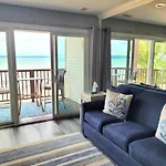 Beachside 213 With Pool Hot Tub And Private Deck Overlooking East Bay