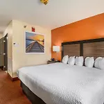 Days Inn & Suites By Wyndham Traverse City