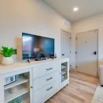 Traverse City Condo With Balcony Walk To Downtown!