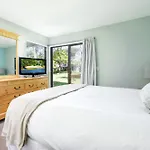 Cozy Beach Front Condo Ac Beach Waterfront