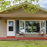 La Petite Ferme - Newly Renovated 3Bdr Farmhouse - 6200