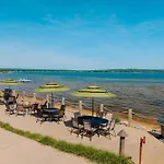 Tamarack Lodge