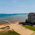 Tamarack Lodge