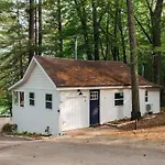 Arbutus Lake 3 Bedroom Cottage
