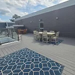 Cozy Tc Bay Condo