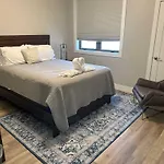 Trendy Downtown Condo-Walk To It All Capri 315
