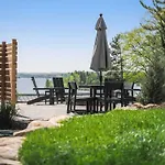 Cottage Three Overlooking The Lake