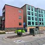 Modern Condo 210 Just Blocks From Lake Michigan