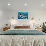 A Room With A View, East Bay Waterfront With Pool