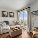 A Room With A View, East Bay Waterfront With Pool