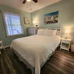North Shore Inn Tc 102