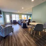 North Shore Inn Tc 102