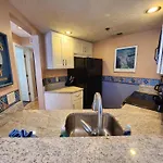 North Shore Inn Tc 309