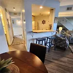 North Shore Inn Tc 307