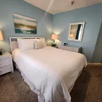 North Shore Inn Tc 302