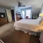 North Shore Inn Tc 304