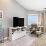 Beachside 323 Waterfront Condo