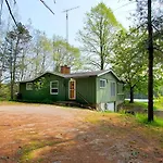 Fiebing\'S Rustic Cabin On Two Private Lakes