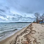 Modern Traverse City Condo About 1 Mi To Bay!