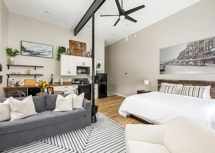 Modern & Cozy Studio Walk To Downtown & Beach