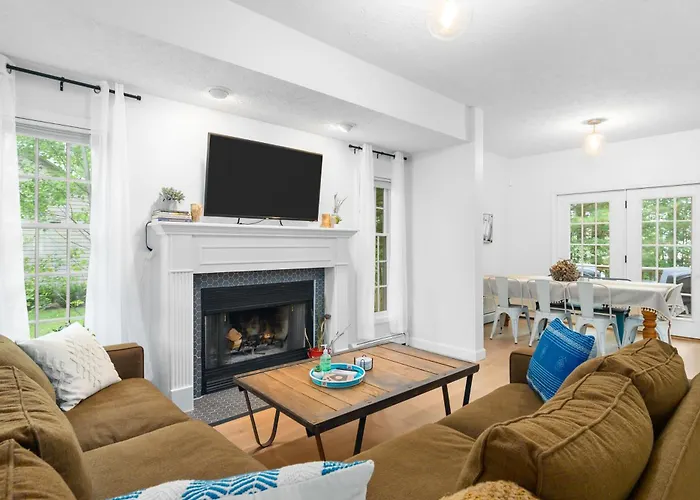 Gorogeous Chic 2Bdr Renovated Home Near Downtown Sleeps 6 843
