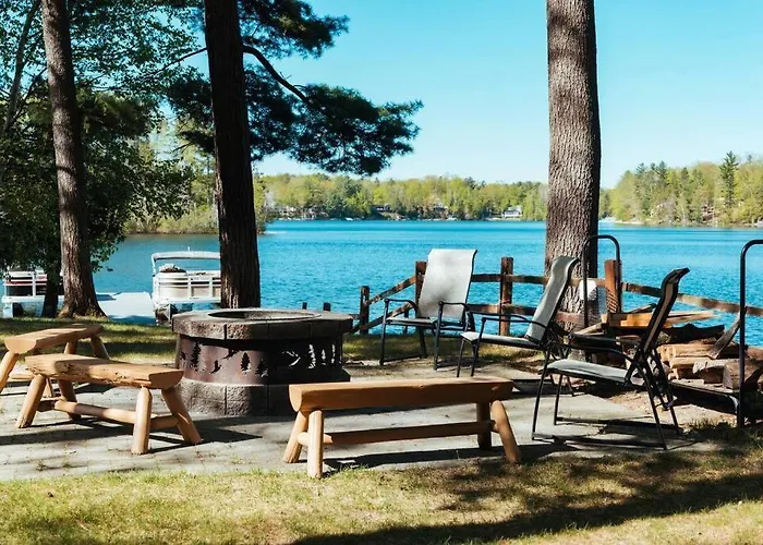 Lakefront Resort Retreat-Pontoon & Sup Rentals