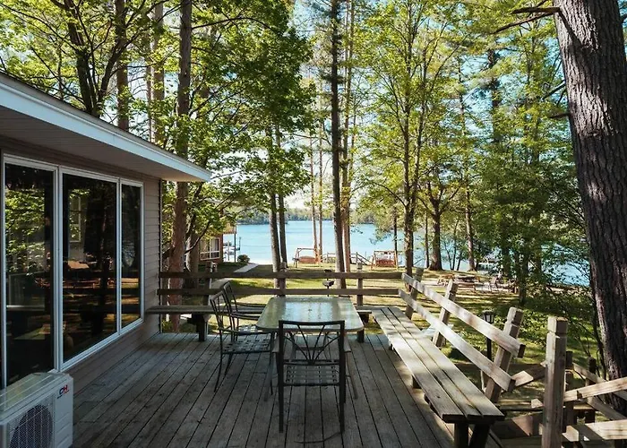 Tc Lake Stay With Pontoon & Sup Rentals - Sleeps 6!