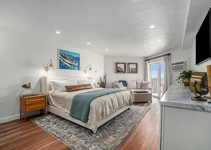 A Room With A View, East Bay Waterfront With Pool