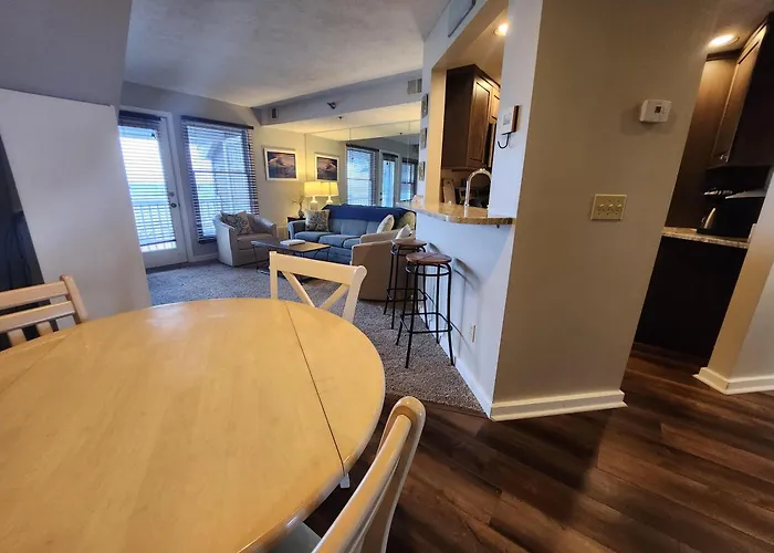 North Shore Inn Tc 302