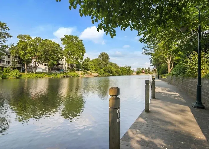 Midtown Riverfront Condo Extended Stays