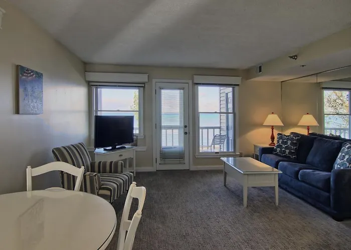 201 North Shore Inn