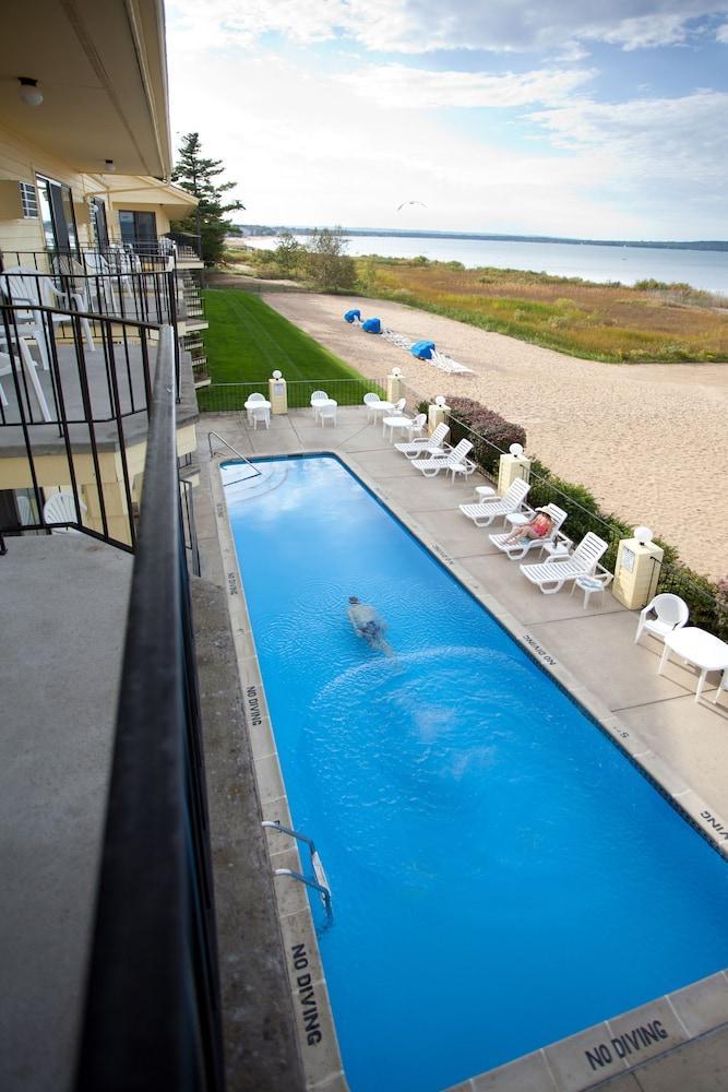 Pointes North Beachfront Traverse City