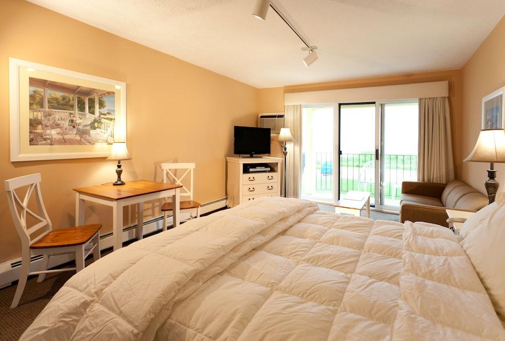 Hotel Pointes North Beachfront