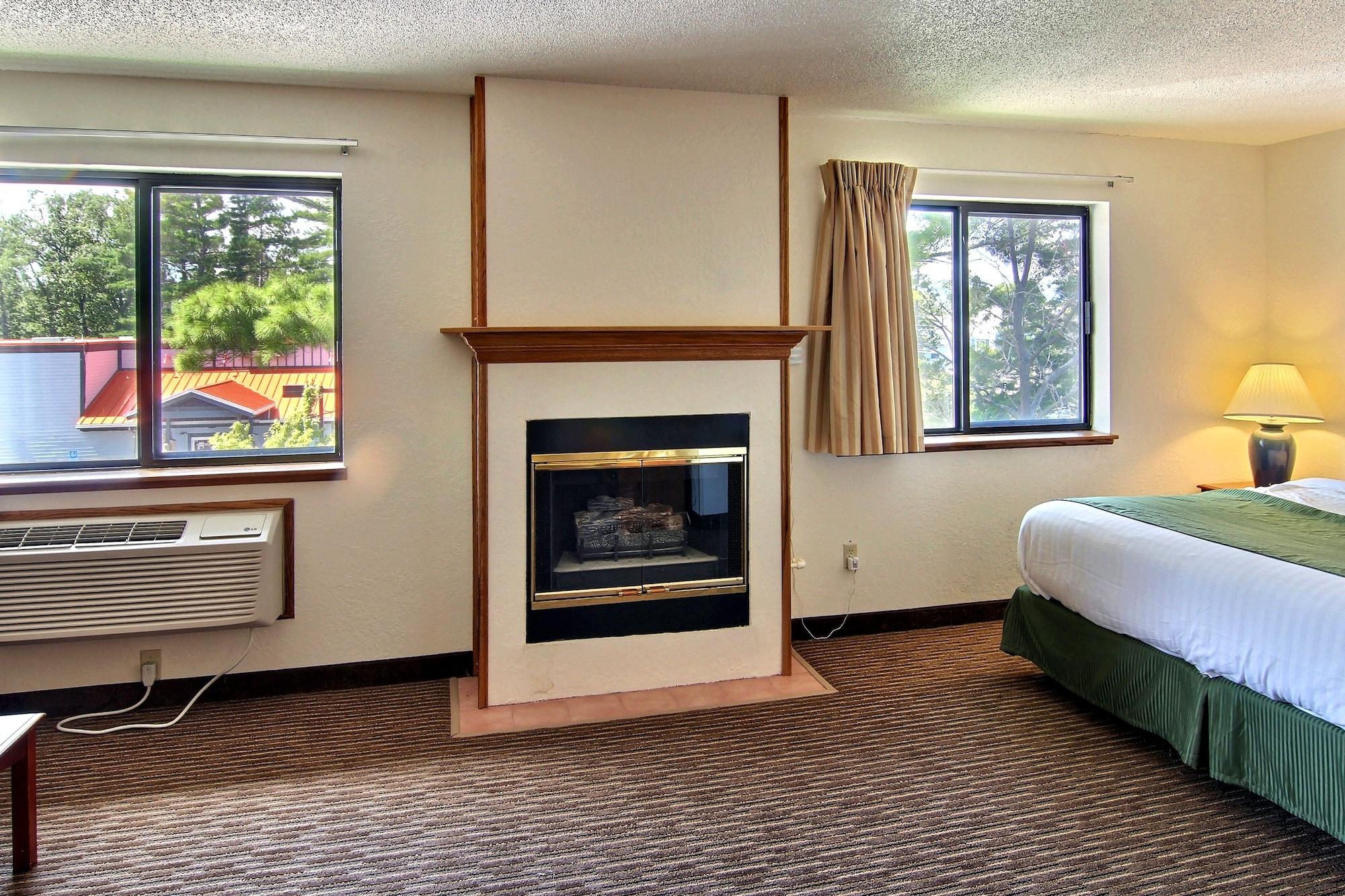 Days & By Wyndham Traverse Traverse City