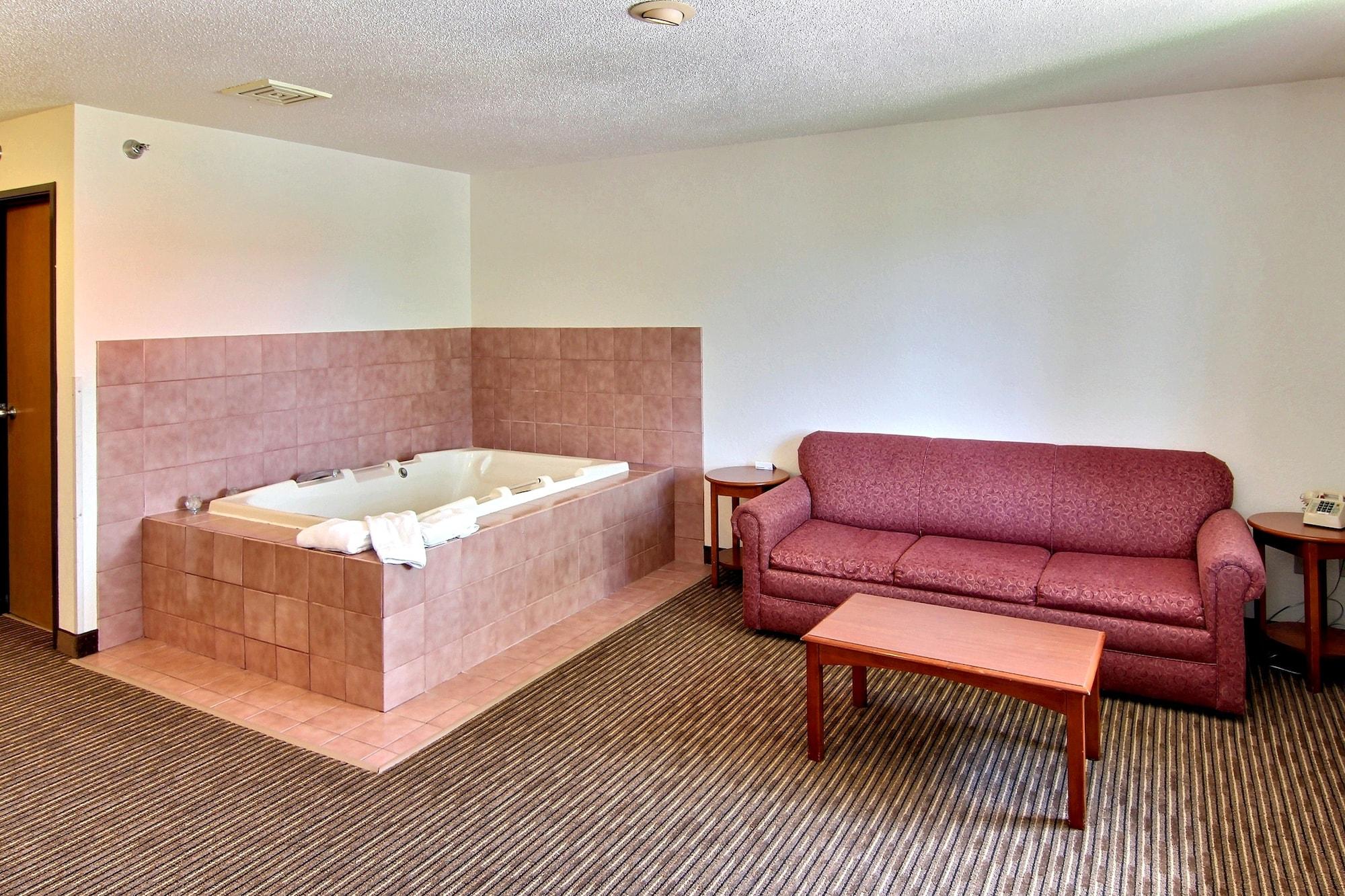 Hotel Days & By Wyndham Traverse 2*