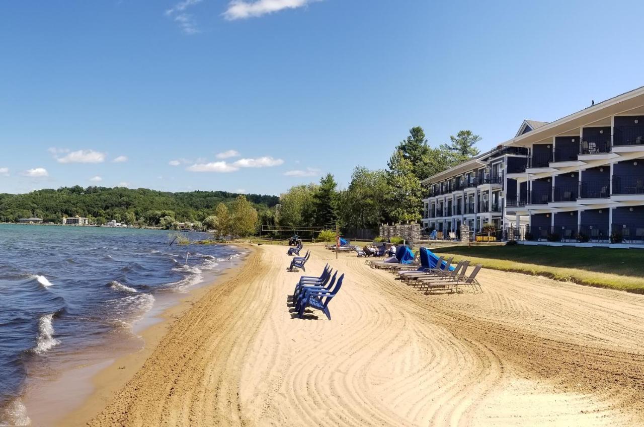 Pointes North Beachfront Hotel Traverse City