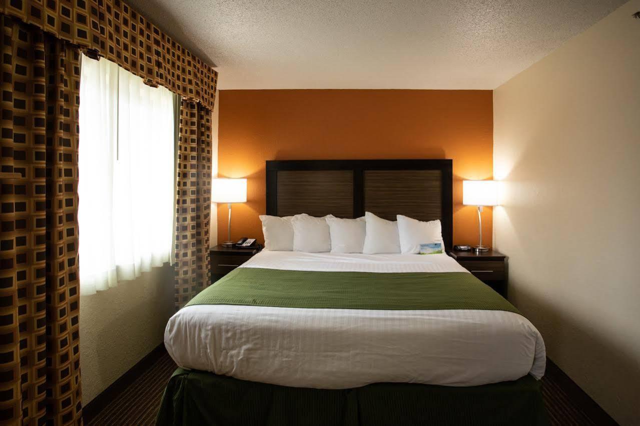 Days & By Wyndham Traverse Traverse City